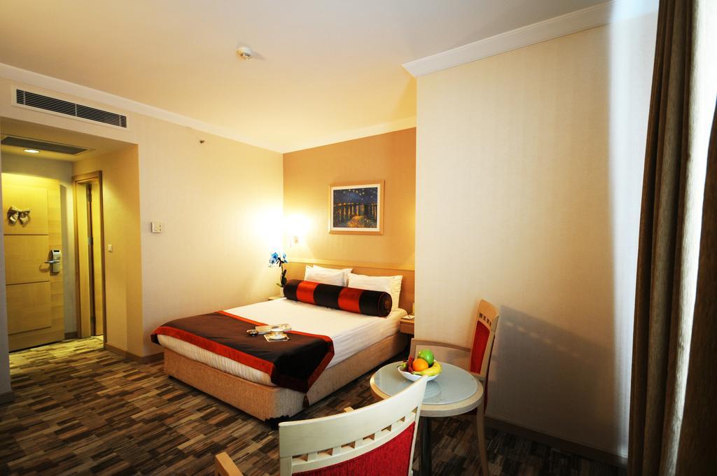 Sv Business Hotel Taksim Estambul Exterior foto